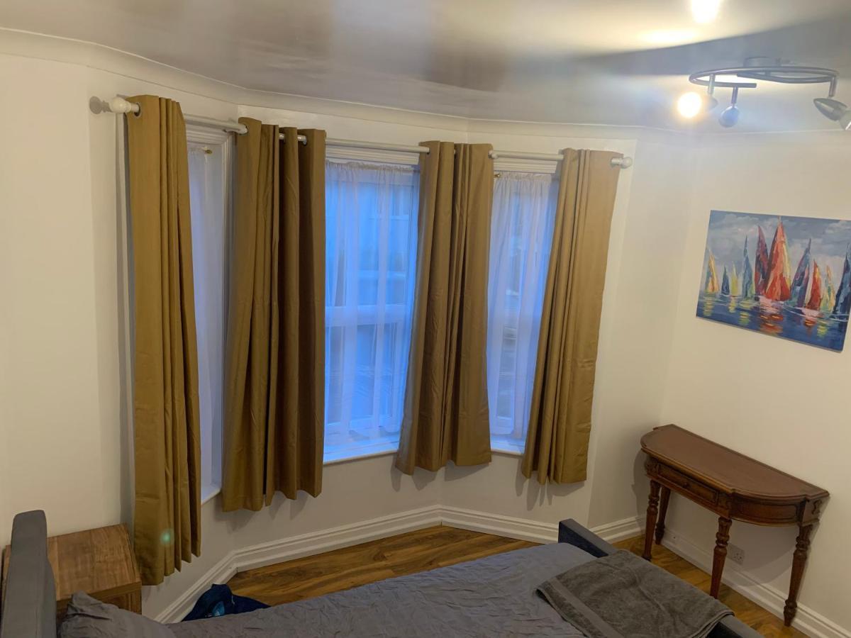 Fantastic Villa Bournemouth - Spa, Parking, Garden المظهر الخارجي الصورة