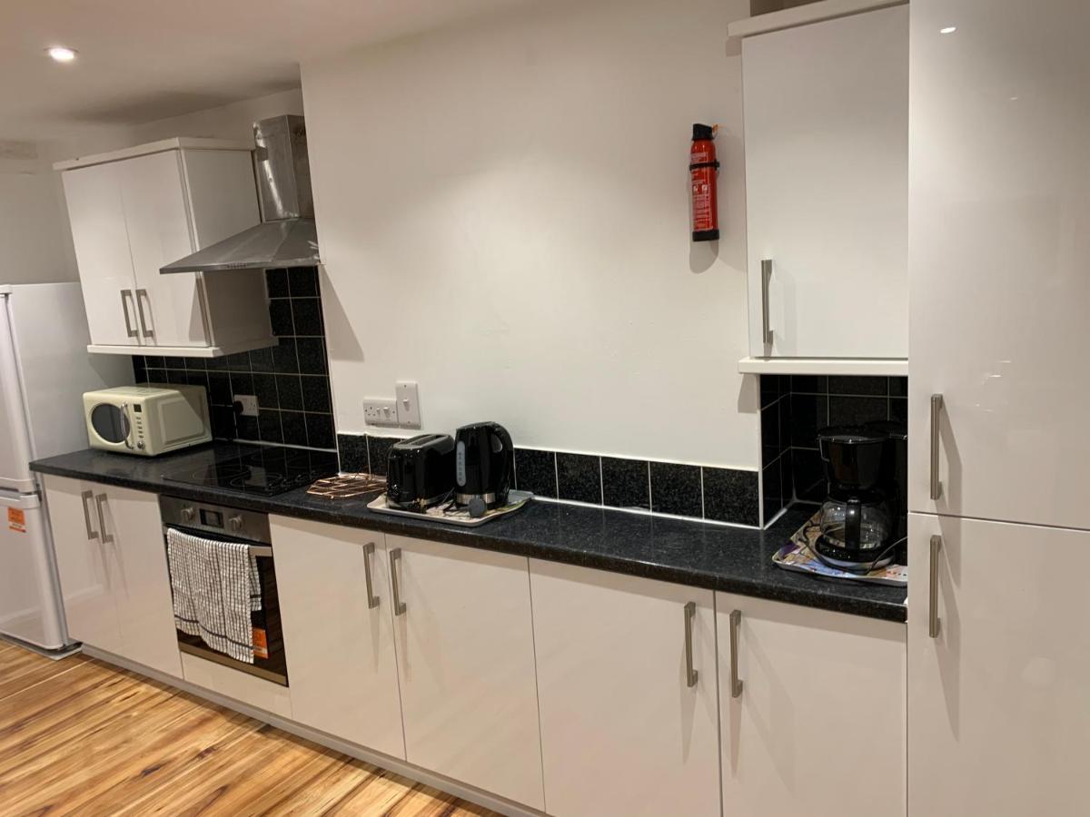 Fantastic Villa Bournemouth - Spa, Parking, Garden المظهر الخارجي الصورة