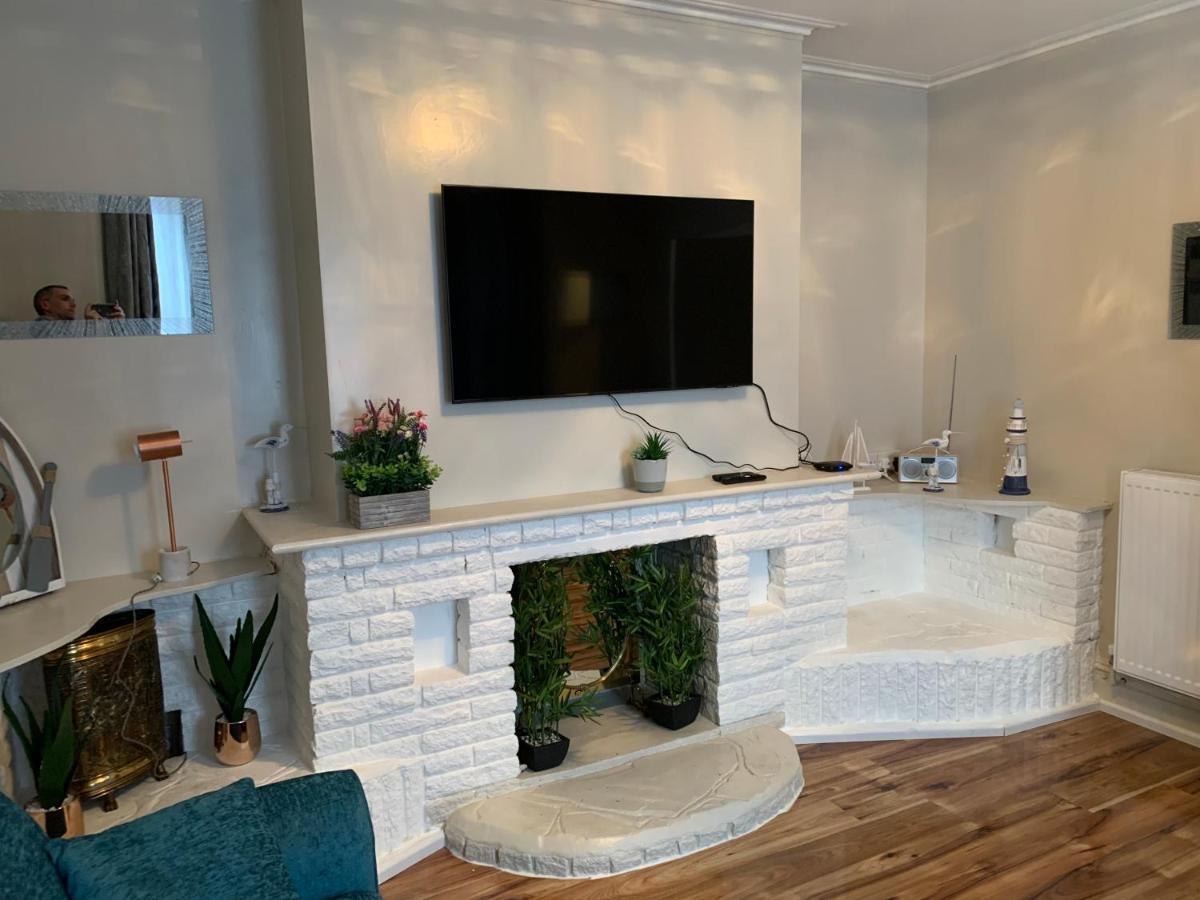 Fantastic Villa Bournemouth - Spa, Parking, Garden المظهر الخارجي الصورة