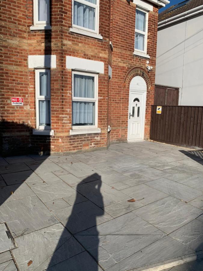 Fantastic Villa Bournemouth - Spa, Parking, Garden المظهر الخارجي الصورة