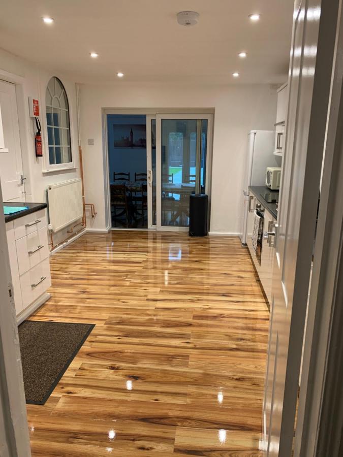 Fantastic Villa Bournemouth - Spa, Parking, Garden المظهر الخارجي الصورة