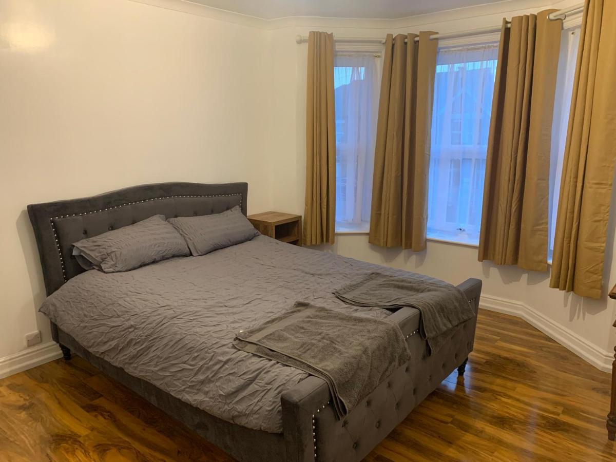 Fantastic Villa Bournemouth - Spa, Parking, Garden المظهر الخارجي الصورة